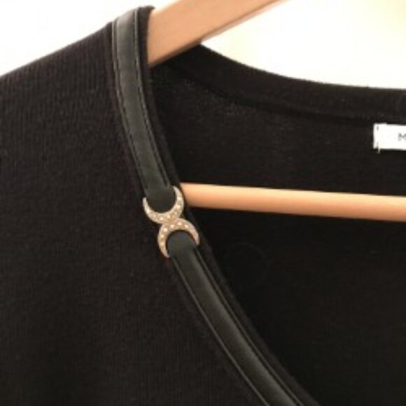 Woman's Top with Decorative Neckline - XL Petite - Picture 2 of 3